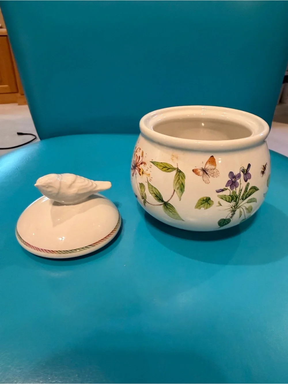 Creamer and Sugar Set with Bird Lid in Floral White